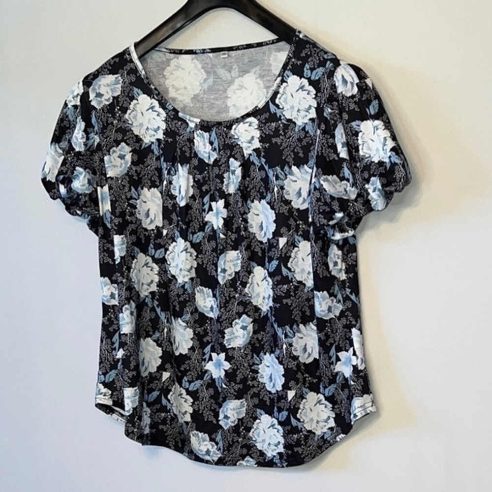 Unbranded Womens Floral Print Top Sz 2XL Pleated Stretch.